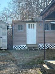 11 West St, East Hampton, CT 06424