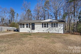 3900 Branding Iron Dr, Gastonia, NC 28052