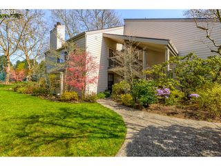 10215 SW Trapper Ter, Beaverton, OR 97008
