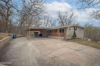 1904 Cherry St, Seneca, MO 64865