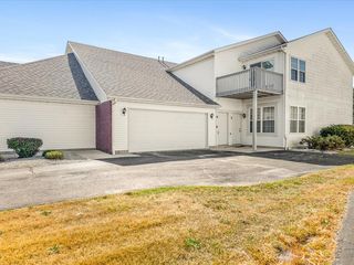 10152 Monarch Rd #4, Roscoe, IL 61073