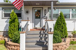 3321 Maple Dr, Highland, IN 46322