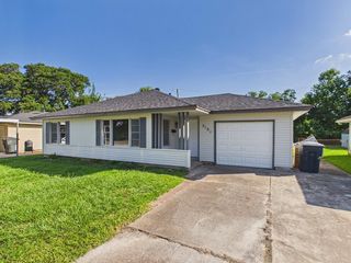 2101 Owens Ave, Groves, TX 77619