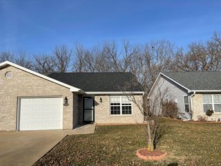 2101 Sterling Dr, Marshall, MO 65340