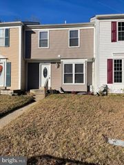 512 Short Curve Rd, Glen Burnie, MD 21061