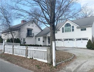 10 Lynde Street, Old Saybrook, CT 06475