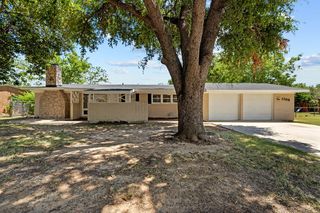 1705 Grantland Cir, Fort Worth, TX 76112