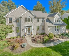 501 Misty Ln, Akron, OH 44321