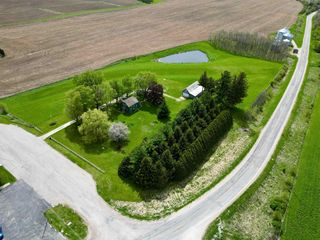 2393 Glenville Rd, Decorah, IA 52101