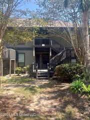 106 Lanai Vlg, Diamondhead, MS 39525