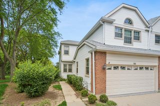 516 Parkview Ter, Buffalo Grove, IL 60089