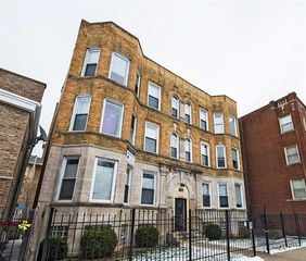 819 S Independence Blvd, Chicago, IL 60624