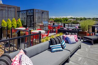 77 NE Grand Ave #618, Portland, OR 97232