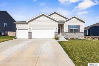 8506 S  63rd St, Papillion, NE 68157