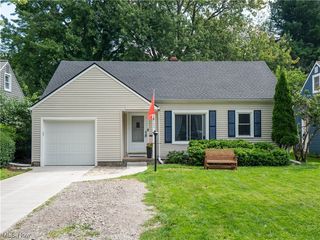 143 Beck Rd, Avon Lake, OH 44012