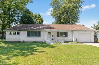 8118 Mortenview Dr, Taylor, MI 48180