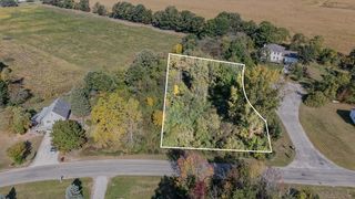 Ash Ct, Perrinton, MI 48871