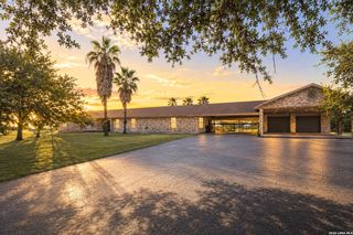 446 Quail Hollow, Adkins, TX 78101