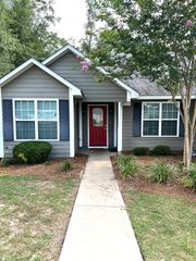 190 Edinborough Dr, Leesburg, GA 31763