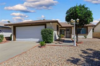 2100 El Toro Cir, Hemet, CA 92545