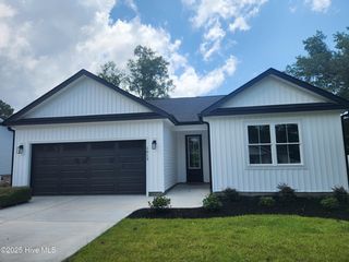 1013 High Point Avenue SW, Calabash, NC 28467