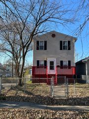 1714 Greenfield Ave, North Chicago, IL 60064