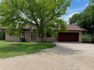 383 Center Point Dr E, Center Pt, TX 78010