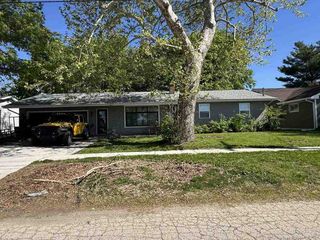 460 W  Washington St, Somonauk, IL 60552
