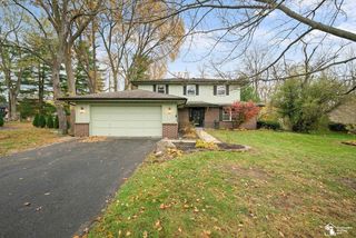 7655 Coventry Dr, Temperance, MI 48182