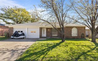 6716 Echo Hill Dr, Watauga, TX 76148