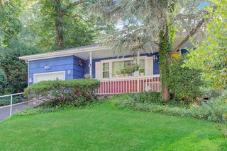6 Hilton Court, Huntington, NY 11743