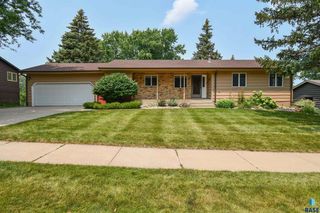 5904 W  Chadwick Pl, Sioux Falls, SD 57106