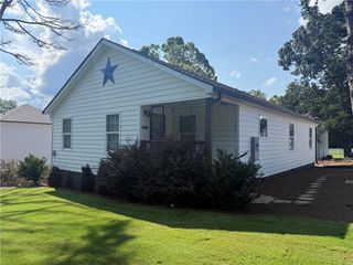 5915 Maiden Ln, Lula, GA 30554