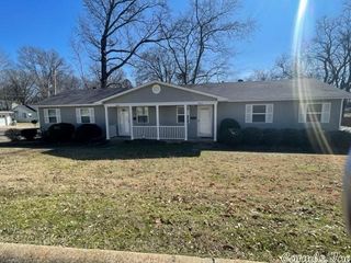 900 & 902 W  Sevier St, Benton, AR 72019