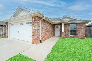 6110 NW McClellen St, Bentonville, AR 72713