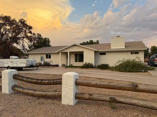 7025 W  Country Gables Dr, Peoria, AZ 85381