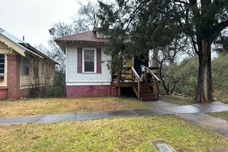 526 Oak Pl, Fairfield, AL 35064
