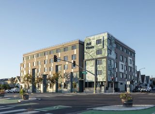 820 W  Macarthur Blvd #125, Emeryville, CA 94608