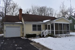 651 Normal Rd, Dekalb, IL 60115