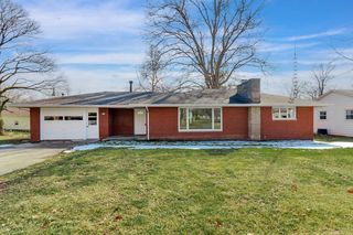205 W  Park St, Danvers, IL 61732