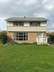146 Grayton Rd, Tonawanda, NY 14150
