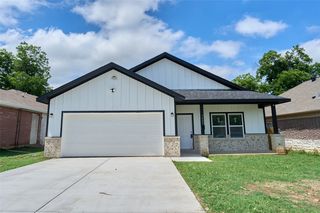 1405 E  Maddox Ave, Fort Worth, TX 76104