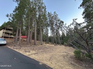 12105 Hillhurst Cir, Groveland, CA 95321