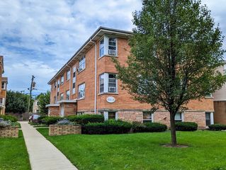 1533 William St #1E, River Forest, IL 60305