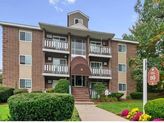440 River Rd #180-23, Manchester, NH 03104