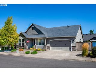 1181 S  41st St, Springfield, OR 97478