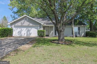 604 Gateway Dr, Bonaire, GA 31005