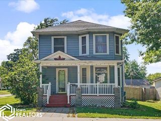 401 N  Walnut St, New London, IA 52645
