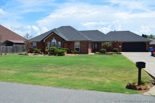 1045 W  McIntosh Ave, Checotah, OK 74426