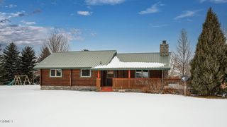 301 7th Ave NW, Hazen, ND 58545